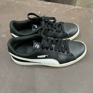 Puma Black and White Sneakers Classic Casual Design